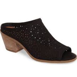 Benah Mule Luck Brand sandals size 6